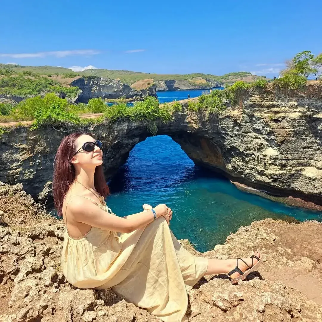 Guest at Broken Beach in Nusa Penida